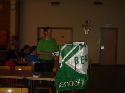 Wim Ceulemans, grote bezieler van het schooltuinproject in Berlaar, gaf tekst en uitleg