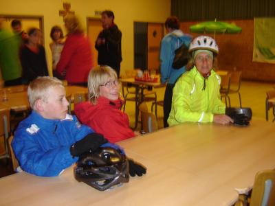 Enkele moedige fietsers die de regenbuien getrotseerd hadden