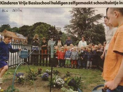 Inhuldiging derde schooltuin op 27/05/2004